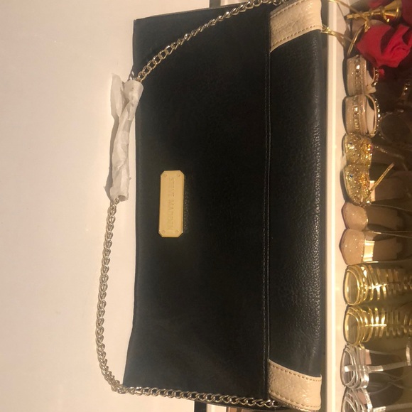 Large clutch - staple wardrobe colors - Picture 3 of 5